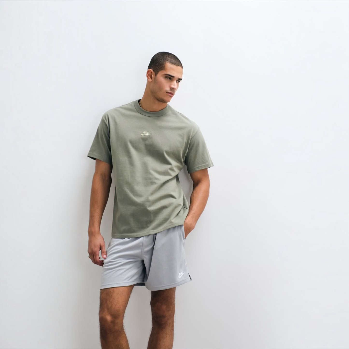NIKE PREMIUM ESSENTIALS T-SHIRT MENS