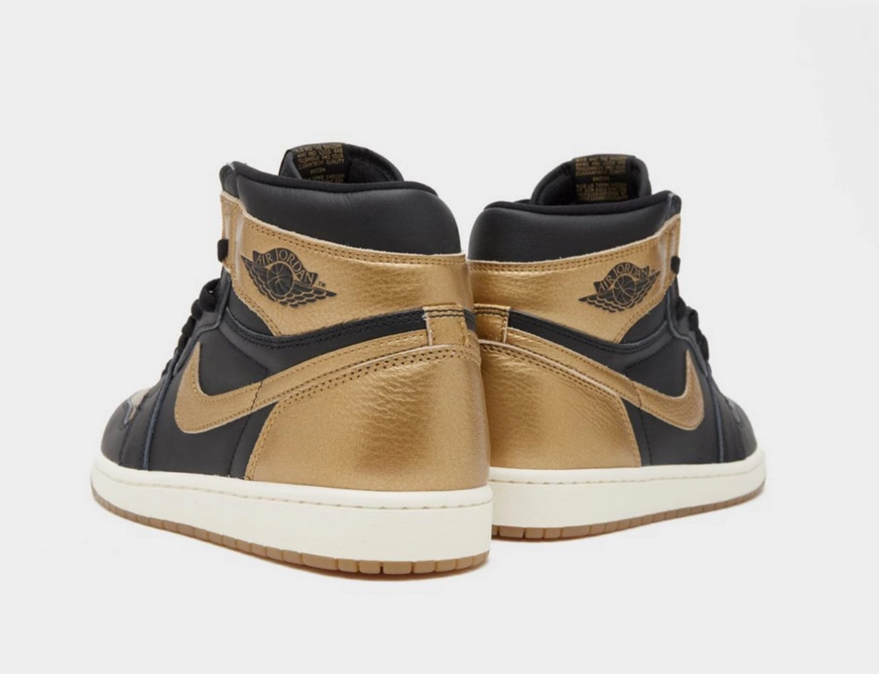 Nike Air Jordan 1 OG High top Black & Gold