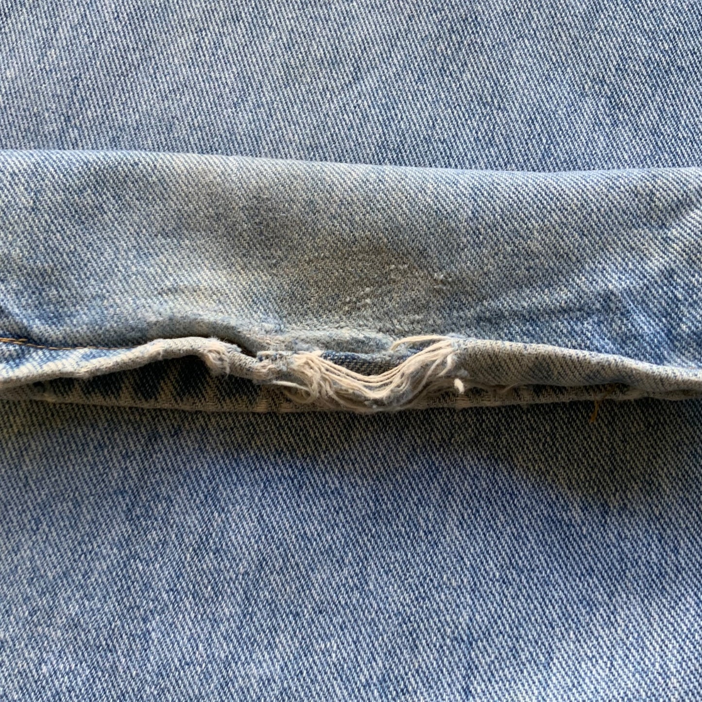 Vintage Wrangler Authentic Jeans – Light Wash Denim 1990