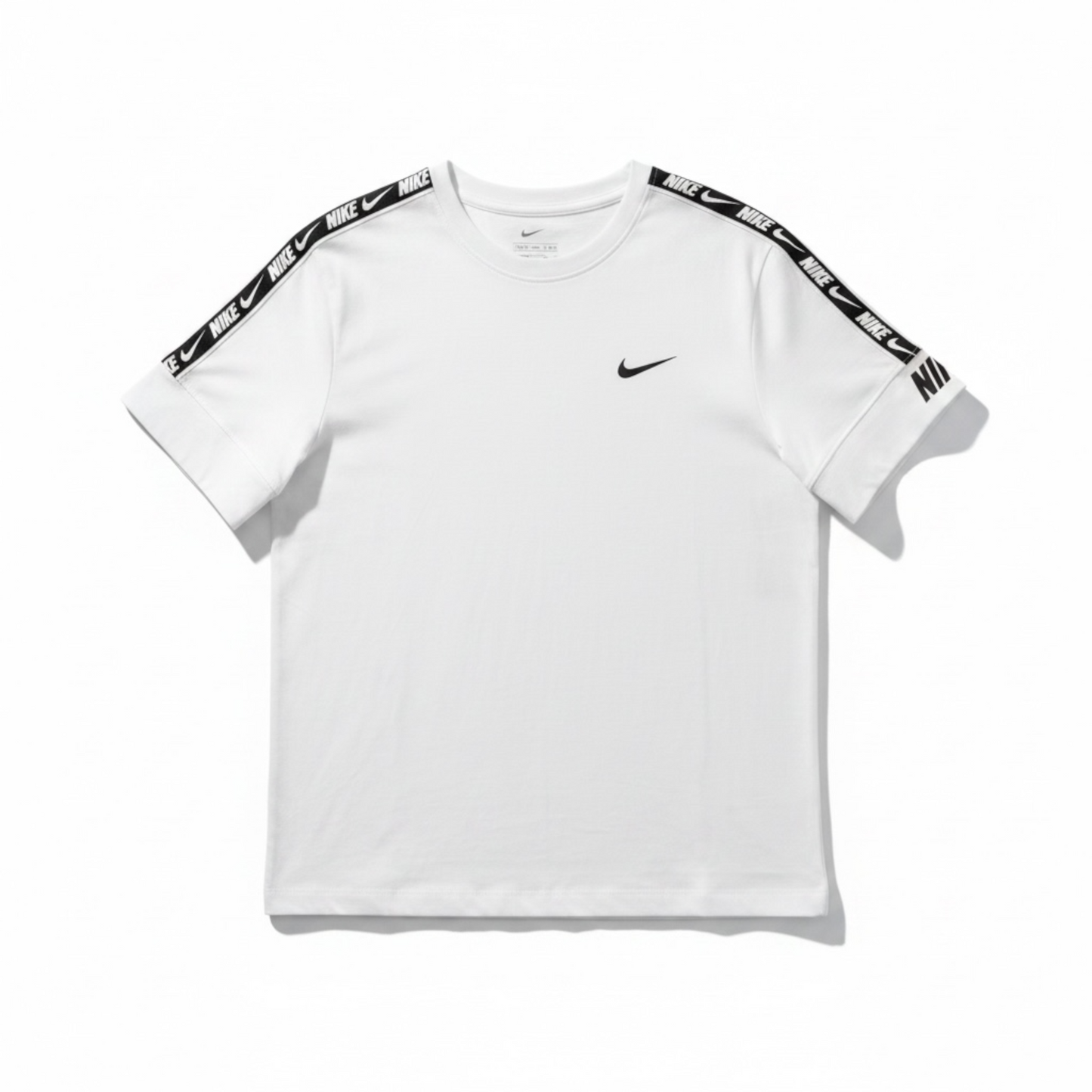 Nike T-Shirt – Classic Everyday Essential (Black & White)