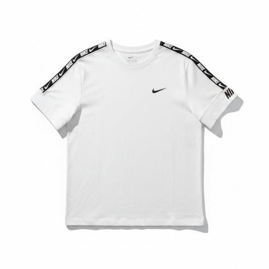 Nike T-Shirt – Classic Everyday Essential (Black & White)