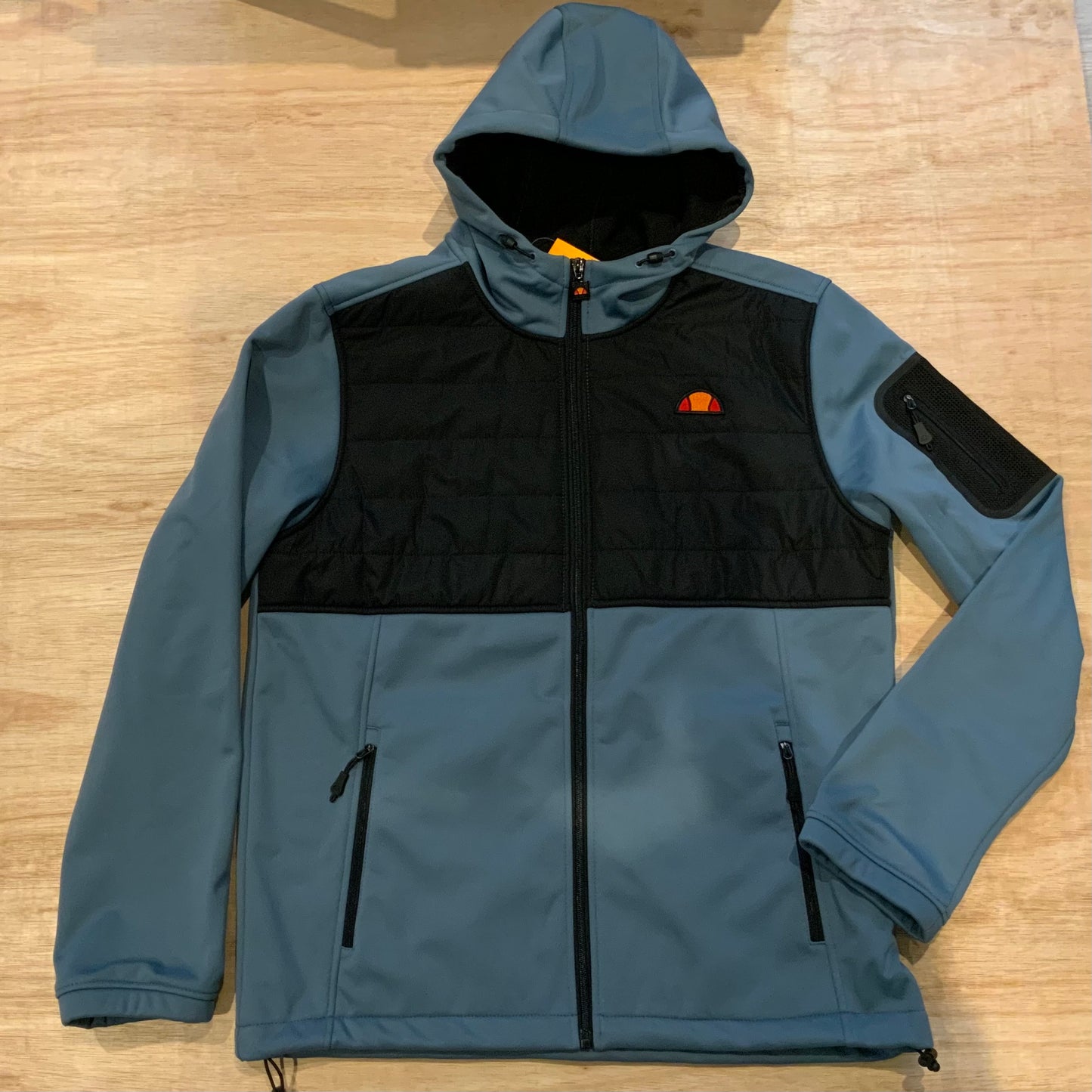 Ellesse Softshell Jacket | Fleece-Lined Men’s Softshell with Zipped Pockets