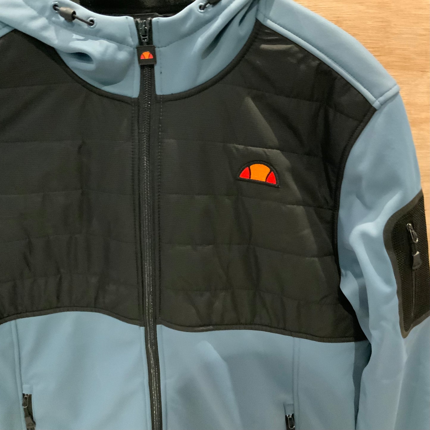 Ellesse Softshell Jacket | Fleece-Lined Men’s Softshell with Zipped Pockets