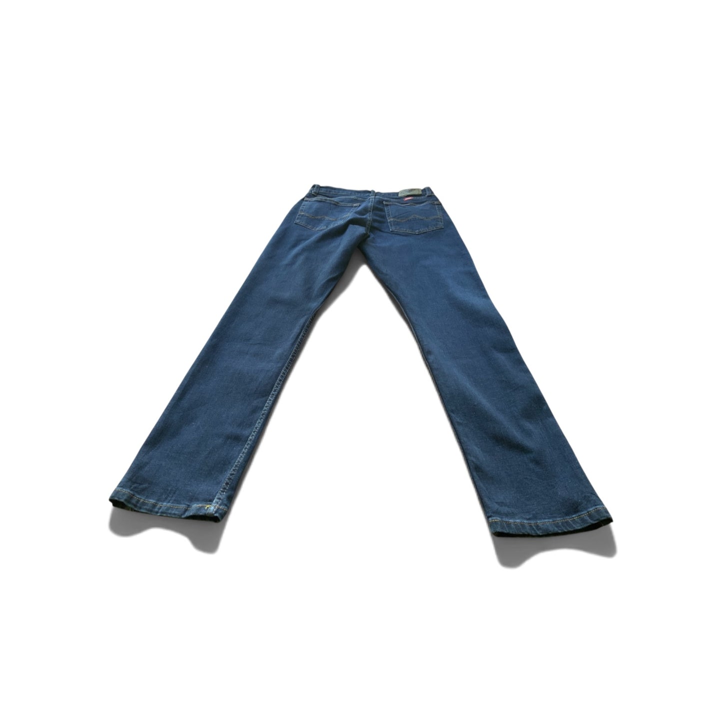 Vintage Wrangler Athletic Fit jeans in a versatile dark blue denim.
