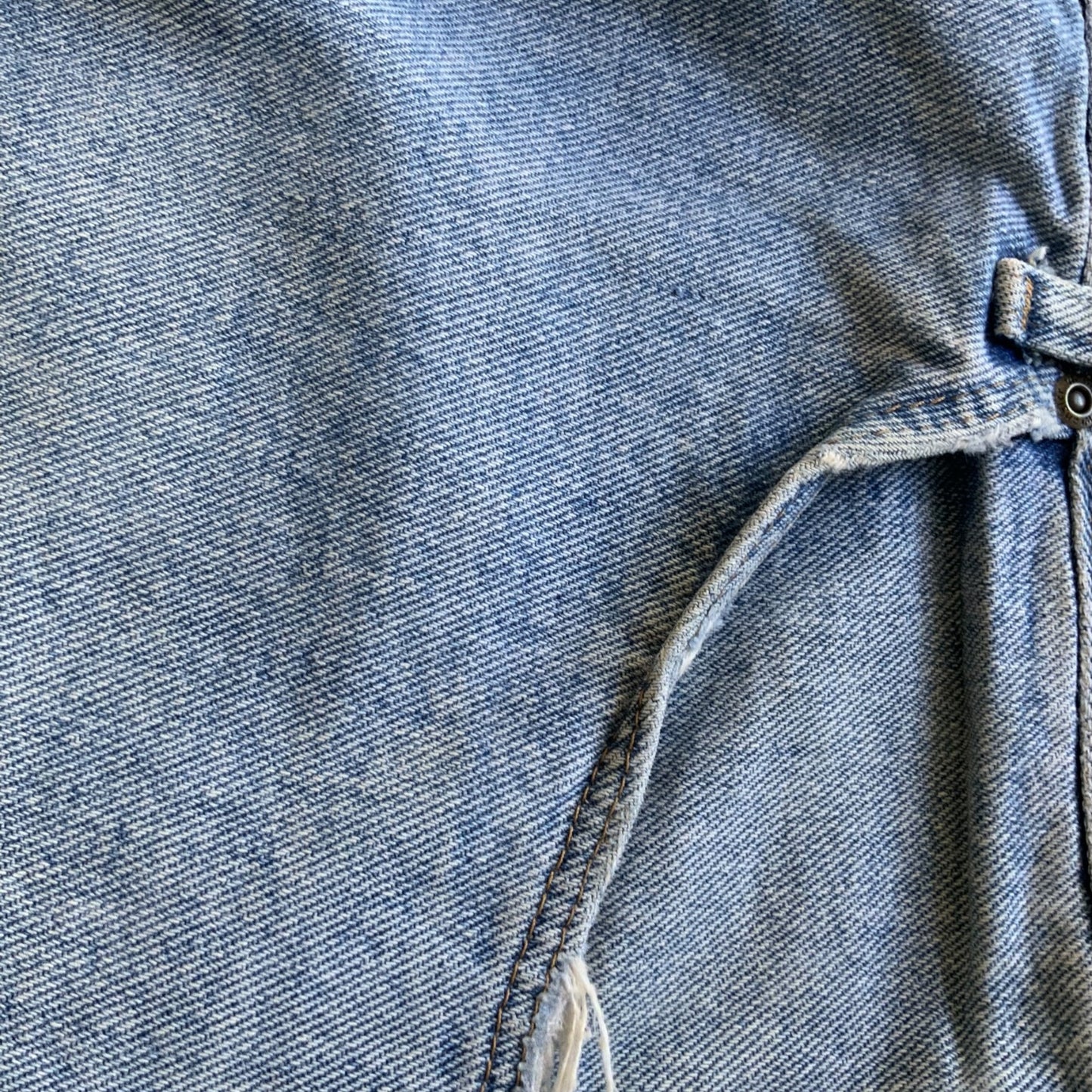 Vintage Wrangler Authentic Jeans – Light Wash Denim 1990