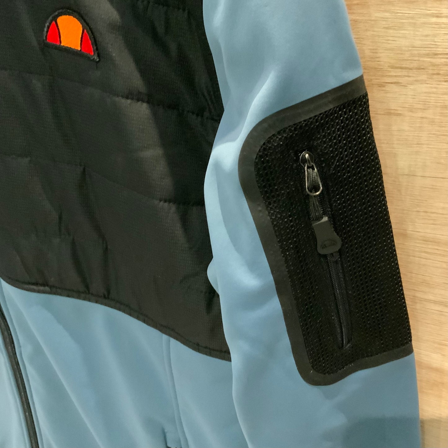 Ellesse Softshell Jacket | Fleece-Lined Men’s Softshell with Zipped Pockets