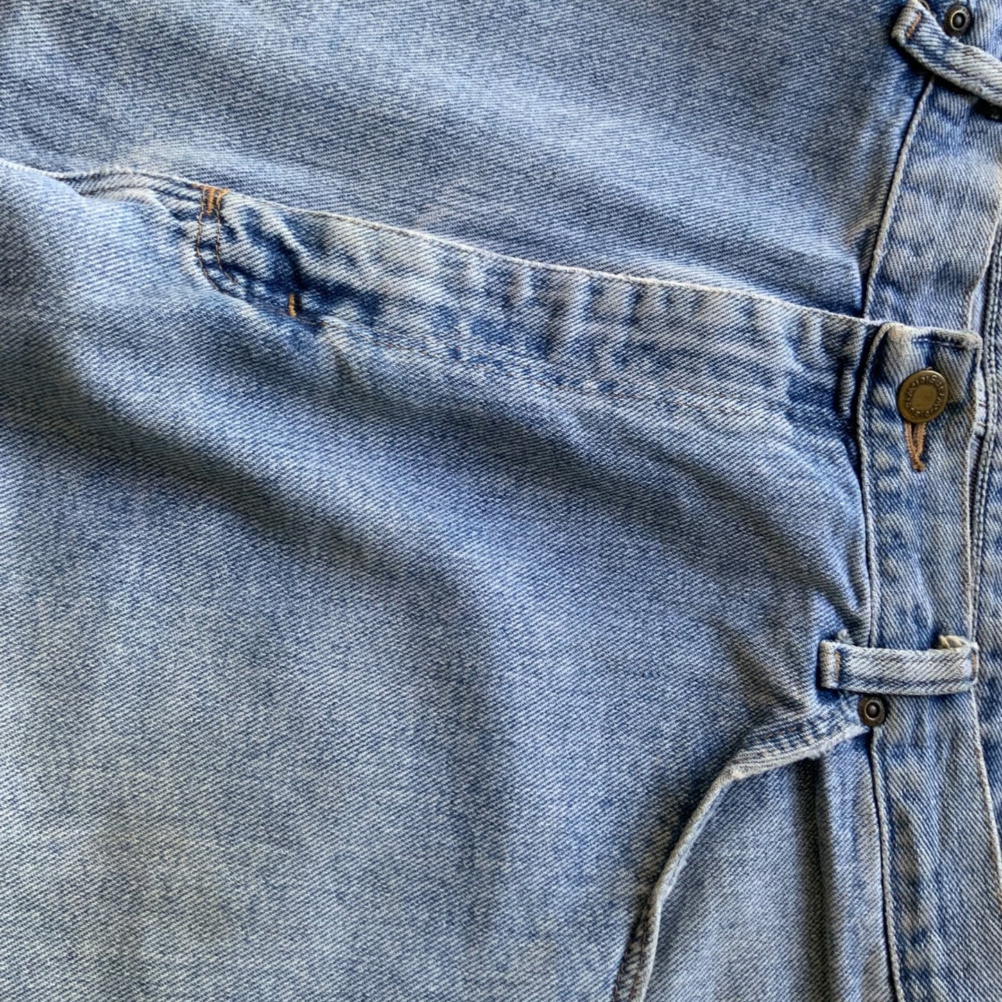 Vintage Wrangler Authentic Jeans – Light Wash Denim 1990