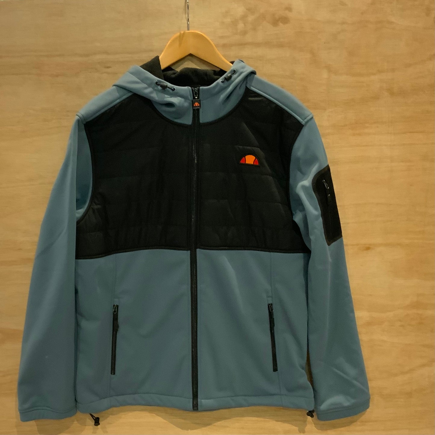 Ellesse Softshell Jacket | Fleece-Lined Men’s Softshell with Zipped Pockets