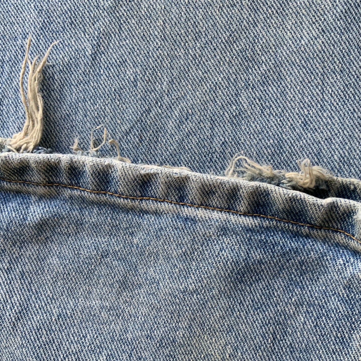 Vintage Wrangler Authentic Jeans – Light Wash Denim 1990