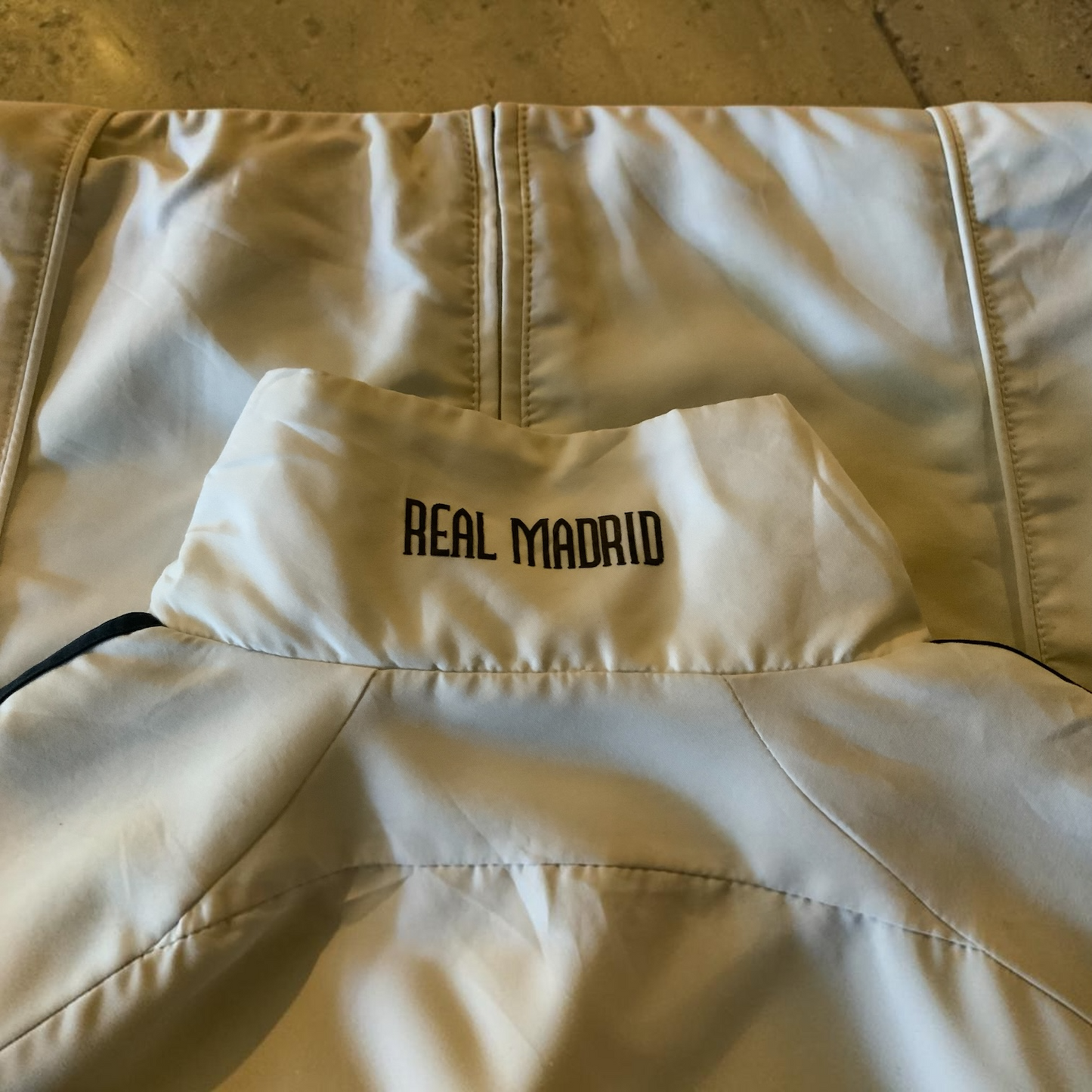 Adidas Vintage 2010 Real Madrid Training Jacket – White – Worn Vintage