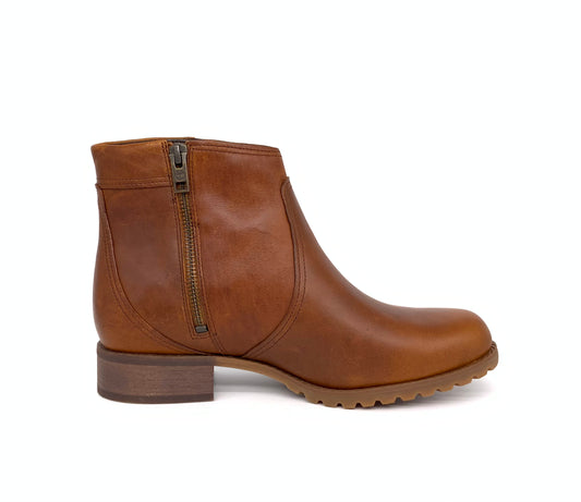 Timberland Women's Premium leather zip Chelsea boot.